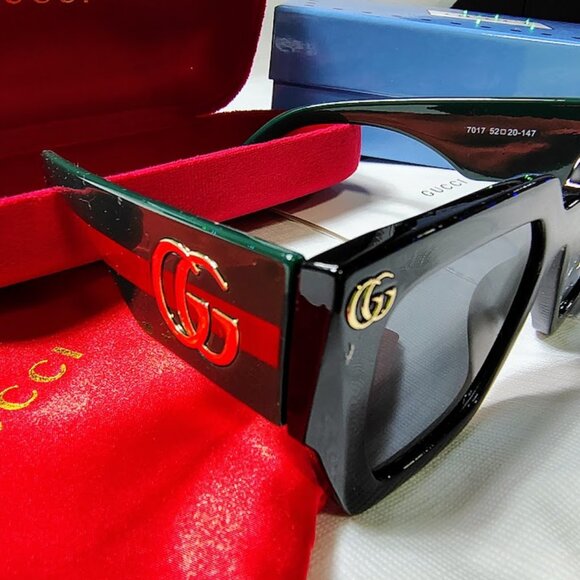 BEAUTIFUL UNISEX GUCCI SUNGLASSES - BRAND NEW WITH CASE, BOX, CLOTH AND BAG - Picture 1 of 8